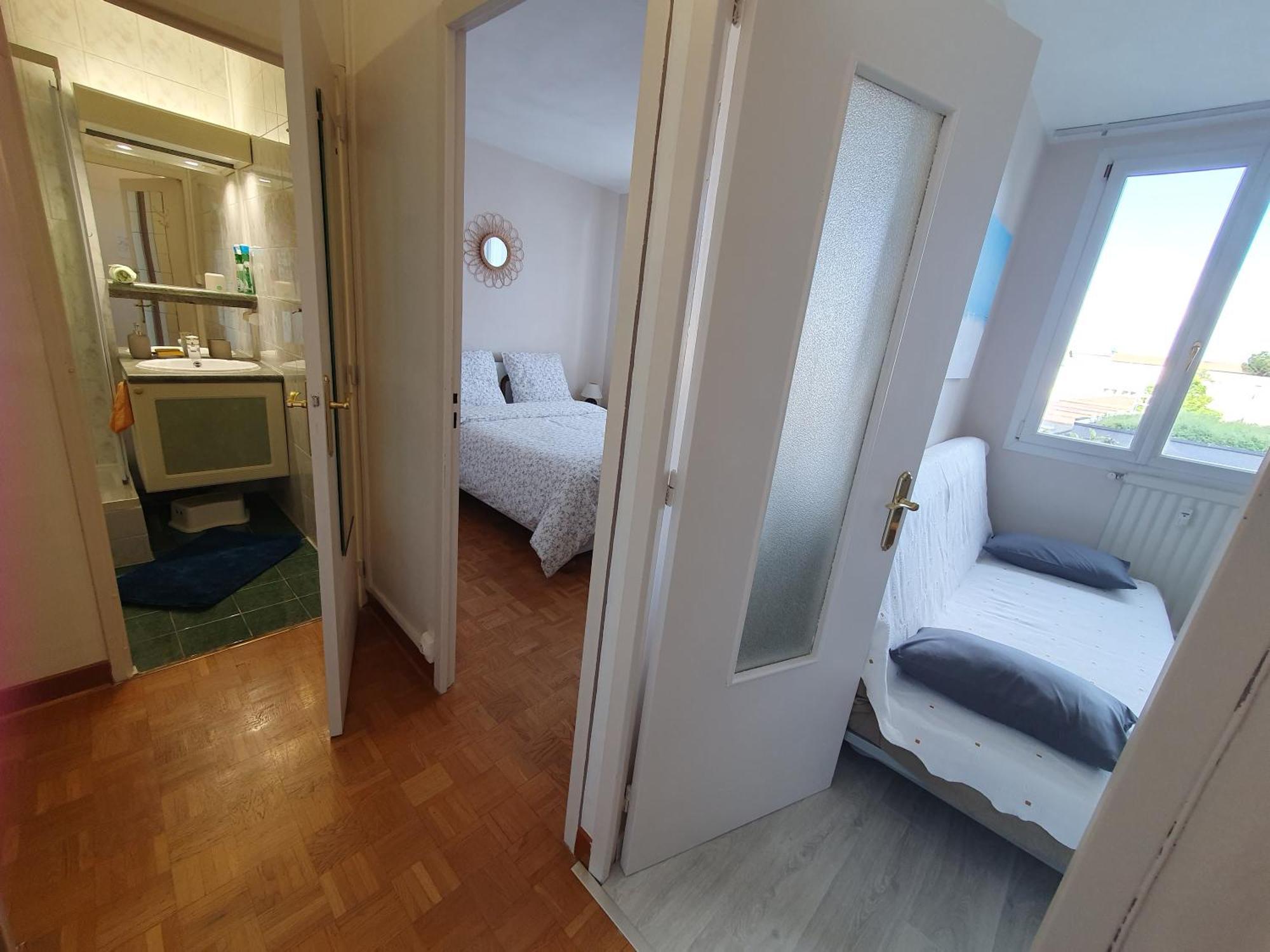 Medipole T2 Avec Un Garage Gratuit Sur Place, 16Min A Centre Ville Lyon En Metro A 维勒班 外观 照片