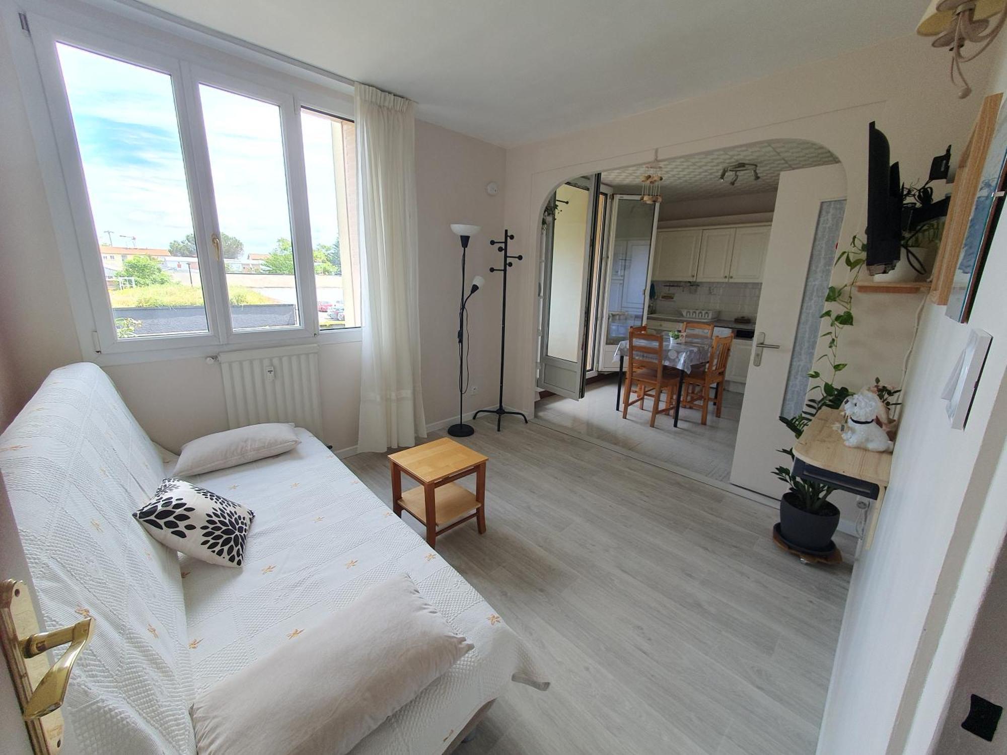 Medipole T2 Avec Un Garage Gratuit Sur Place, 16Min A Centre Ville Lyon En Metro A 维勒班 外观 照片